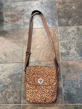 Baggallini Leopard Print Crossbody in Tan and Black